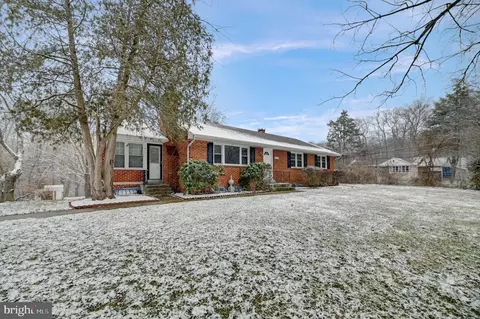 6101 Holton Ln, Temple Hills, MD 20748