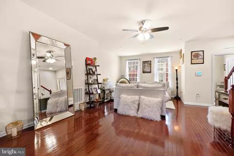 Entry Way - 9525 Smithview Pl, Lanham, MD 20706 photo 4 of 7