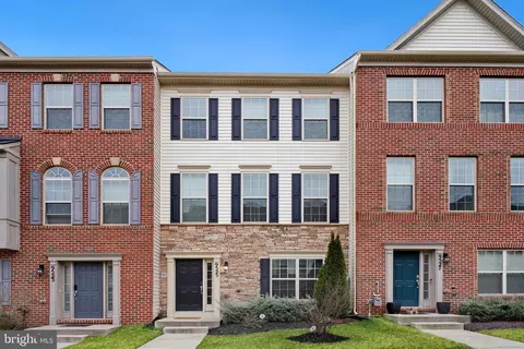 9525 Smithview Pl, Lanham, MD 20706