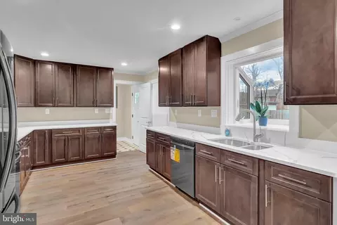 13209 Claxton Dr, Laurel, MD 20708 photo 9