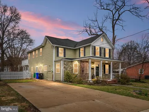 201 10th St, Laurel, MD 20707
