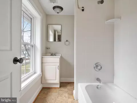 Bath - 201 10th St, Laurel, MD 20707 photo 3 of 5