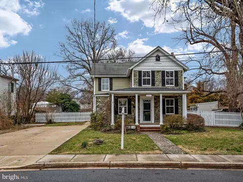 Exterior - 201 10th St, Laurel, MD 20707 photo 13 of 14