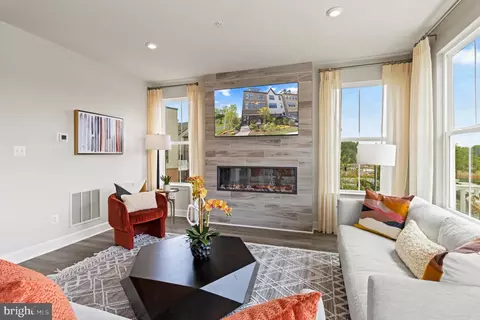 6933 Gladebrook Rd, Brandywine, MD 20613