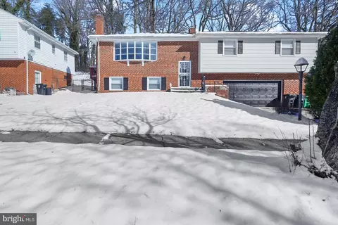 18 Sutton Ct, Marlboro, MD 20774