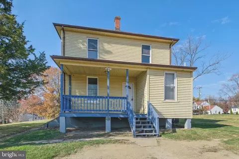 8811 Maple Ave, Bowie, MD 20720 photo 2