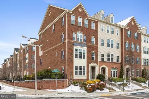 5200 Stream Bank Ln #301L, Greenbelt, MD 20770