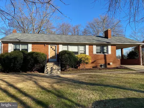 2216 Tonga Dr, Fort Washington, MD 20744