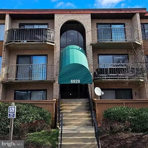 6928 Hanover Pkwy #401, Greenbelt, MD 20770