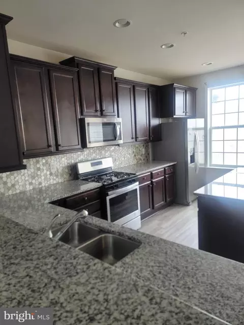 7509 Van Allen Ln, Lanham, MD 20706 photo 9