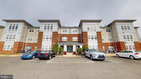 13301 New Acadia Ln #301, Marlboro, MD 20774