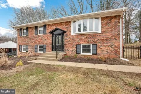 904 Applewood St, Capitol Heights, MD 20743