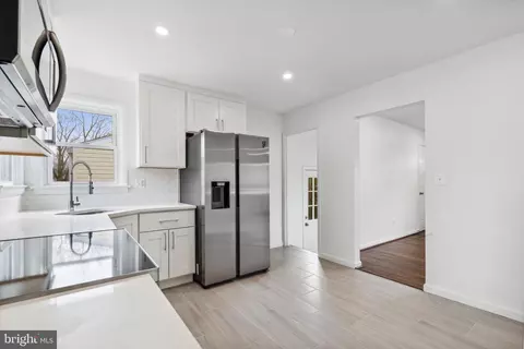 7310 Powhatan St, Lanham, MD 20706 photo 32