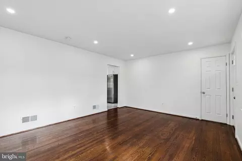 7310 Powhatan St, Lanham, MD 20706 photo 9