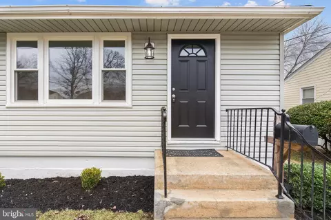 7310 Powhatan St, Lanham, MD 20706 photo 6