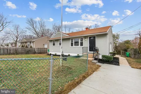 7310 Powhatan St, Lanham, MD 20706 photo 2