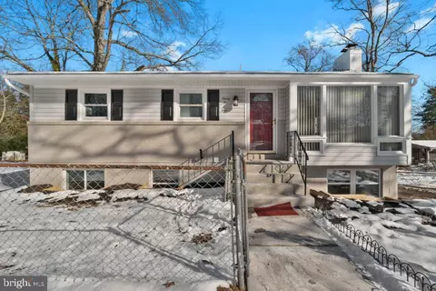 9204 Surratts Manor Dr, Clinton, MD 20735