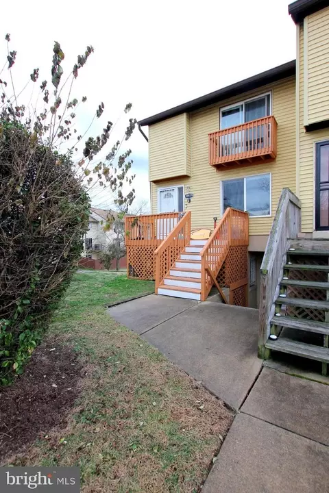 11417 Laurelwalk Dr #B-120, Laurel, MD 20708