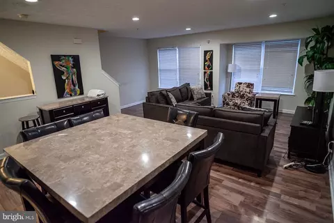 2816 Berrywood Ln, Springdale, MD 20774