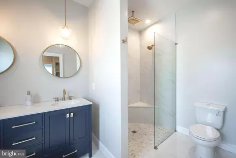 Bath - 3425 Eastern Ave, Mount Rainier, MD 20712 photo 3 of 5