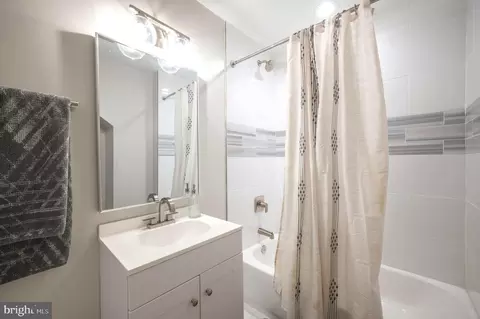 Bath - 3425 Eastern Ave, Mount Rainier, MD 20712 photo 5 of 5