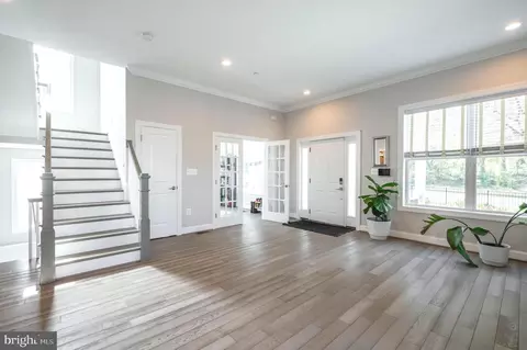 Entry Way - 3425 Eastern Ave, Mount Rainier, MD 20712 photo 2 of 4
