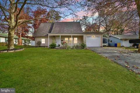 4029 Chelmont Ln, Bowie, MD 20715