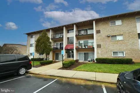 7613 Fontainebleau Dr #2103, New Carrollton, MD 20784