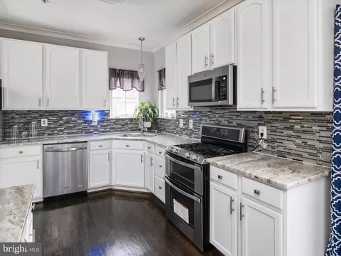 7702 Beall Rd, Laurel, MD 20707 photo 8