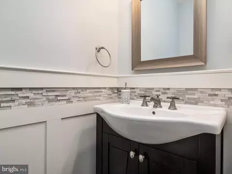 7702 Beall Rd, Laurel, MD 20707 photo 12