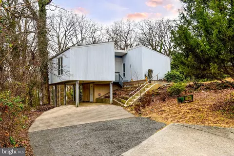 6817 3rd St, Riverdale, MD 20737