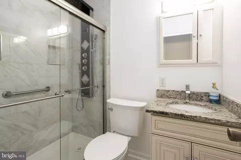 Bath - 16121 Kenny Rd, Laurel, MD 20707 photo 3 of 6