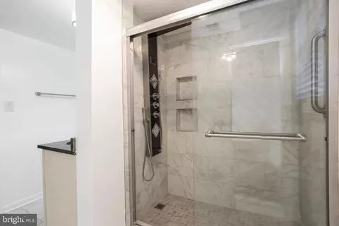 Bath - 16121 Kenny Rd, Laurel, MD 20707 photo 6 of 6