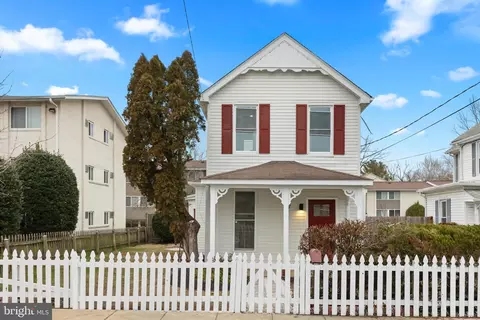 37 4th St, Laurel, MD 20707