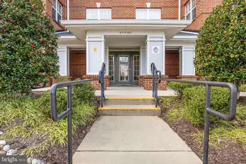 13216 Fox Bow Dr #207, Marlboro, MD 20774