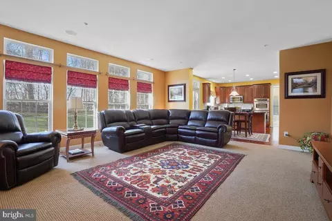 15615 Copper Beech Dr, Marlboro, MD 20774 photo 3