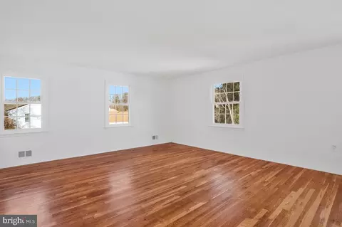 8510 Nightingale Dr, Lanham, MD 20706 photo 18