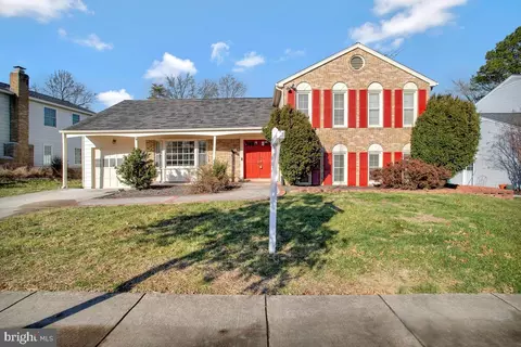 8510 Nightingale Dr, Lanham, MD 20706
