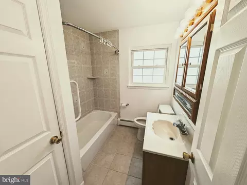 Bath - 9342 Washington Blvd, Lanham, MD 20706 photo 2 of 6
