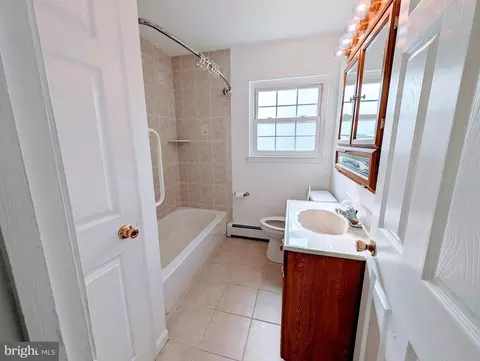 Bath - 9342 Washington Blvd, Lanham, MD 20706 photo 4 of 6