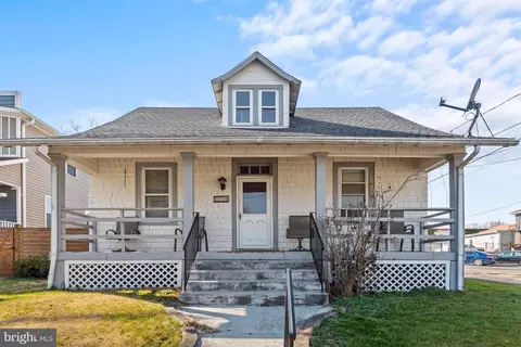 3724 35th St, Mount Rainier, MD 20712