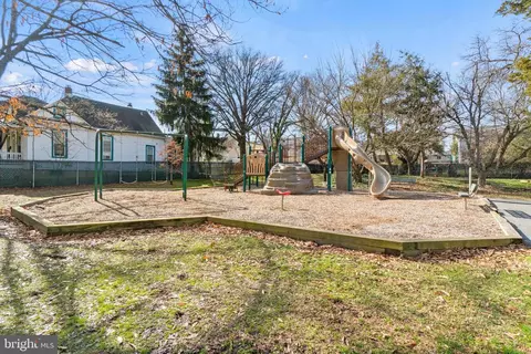 View/Area - 4103 Rainier Ave, Mount Rainier, MD 20712 photo 2 of 2