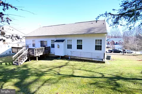 Exterior - 12101 Deka Rd, Clinton, MD 20735 photo 4 of 10