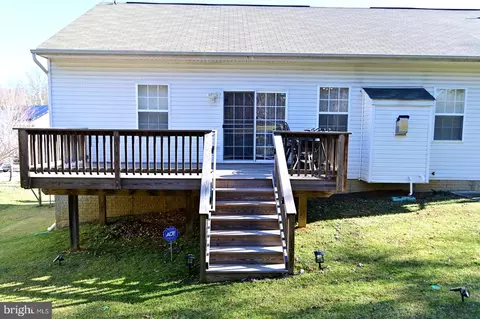 Exterior - 12101 Deka Rd, Clinton, MD 20735 photo 7 of 10