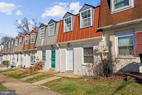 1917 Dutch Village Dr #I-238, Hyattsville, MD 20785