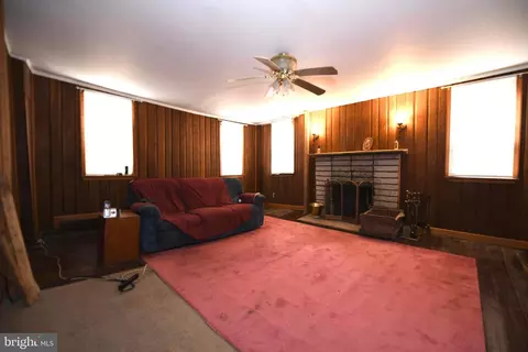Living - 17505 Aquasco Rd, Brandywine, MD 20613 photo 2 of 2