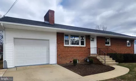 7000 Buchanan Rd, Temple Hills, MD 20748