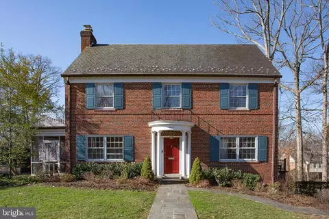 6824 Pineway, University Park, MD 20782