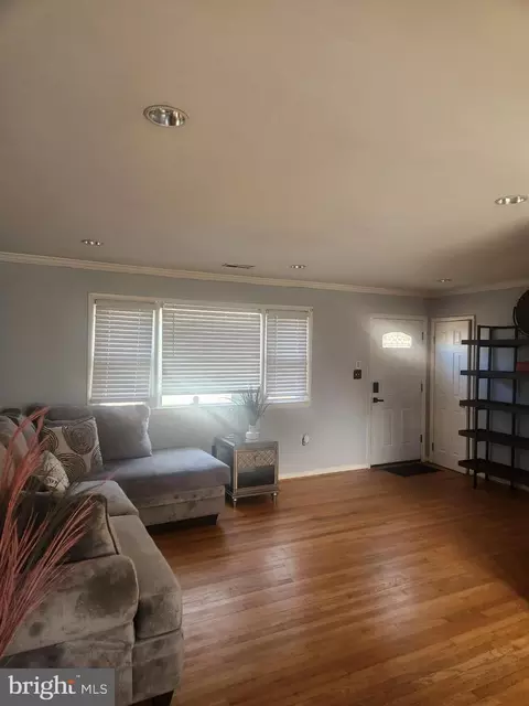8311 Echo Ln, Clinton, MD 20735 photo 2