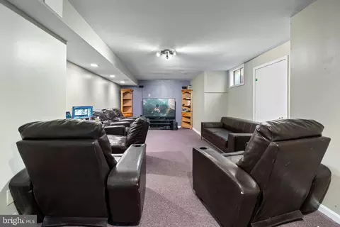 Living - 111 Johnsberg Ln, Bowie, MD 20721 photo 3 of 4